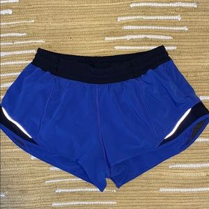 LuluLemon Hotty Hot short 2.5